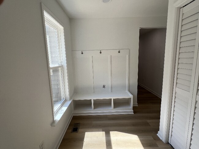 Building Photo - 517 Pullbrooke Dr