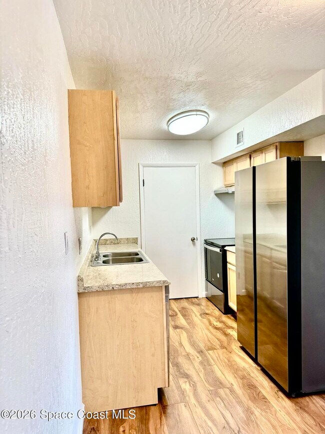 Building Photo - 2100 Forest Knoll Dr NE