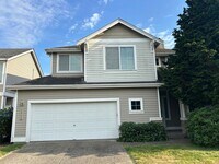 Building Photo - 3 Bed, 2.5 bath Kent house w/2-car garage ...