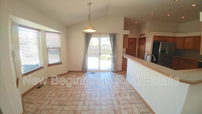 Building Photo - 4411 Hickory Hollow Dr