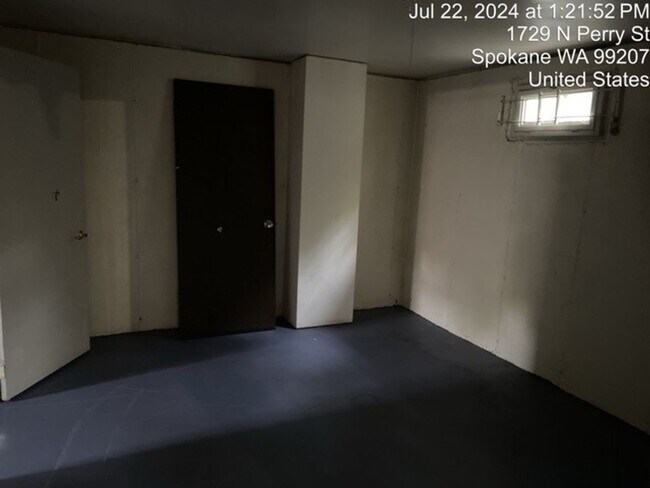 Building Photo - 1725 N Perry~+