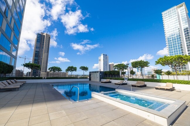 Building Photo - 1009 Kapiolani Blvd