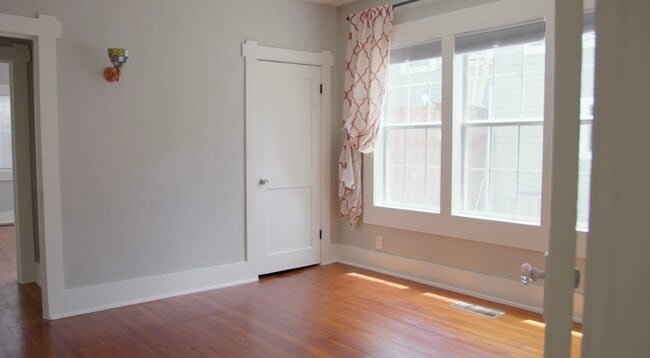 Building Photo - 1325 S Elwood Ave