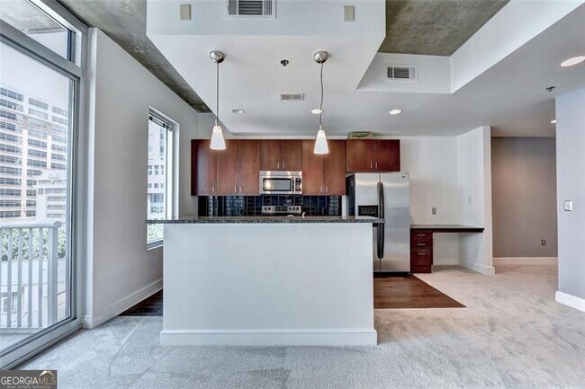 Building Photo - 44 Peachtree Pl NE