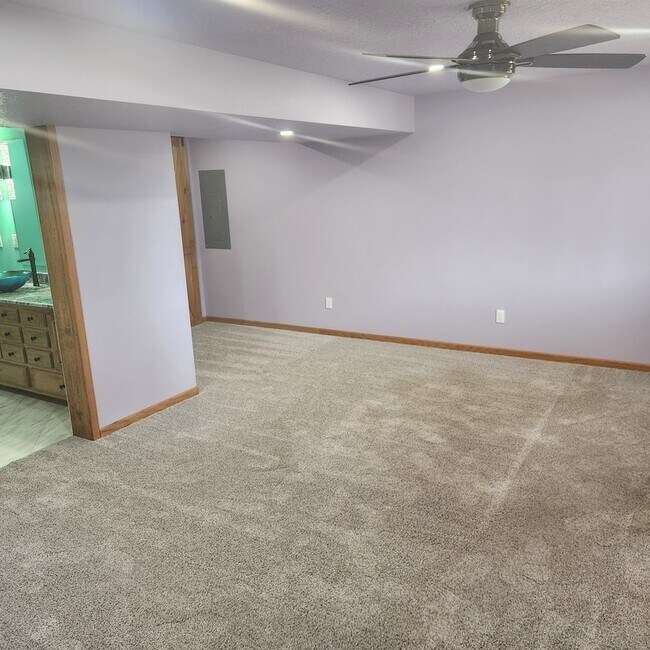 Building Photo - 4636 E Merced St