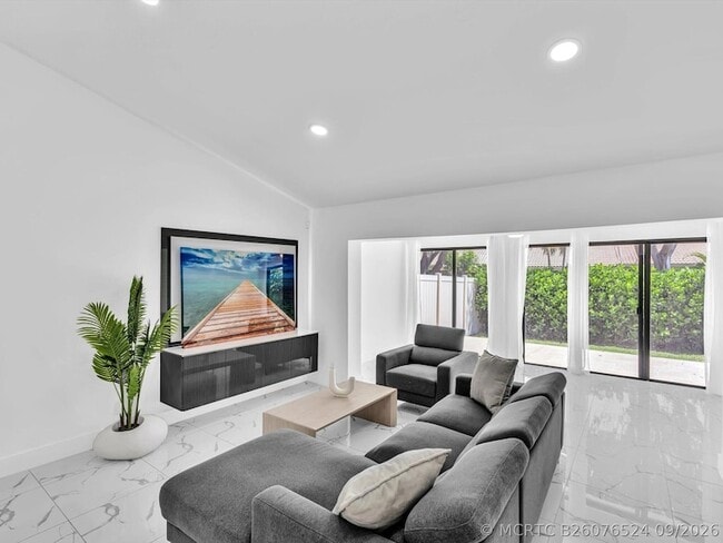 Building Photo - 21578 Altamira Ave