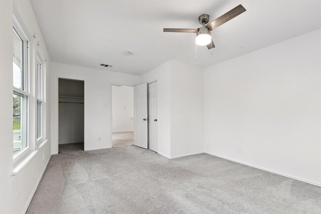 Building Photo - 2814 Gonzales St