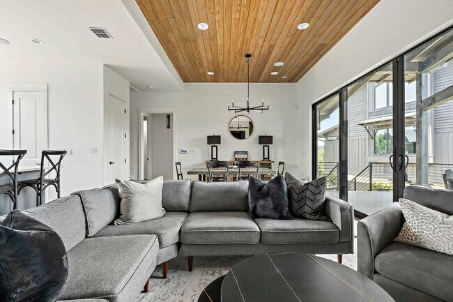 Primary Photo - 2204 Escape Blvd.