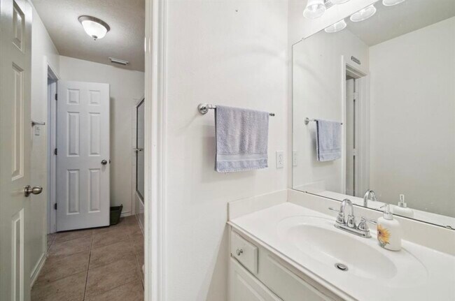Building Photo - 6715 Rockwall Trail Dr
