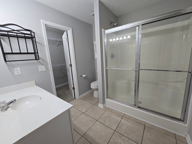 Building Photo - 817 Maricopa Dr