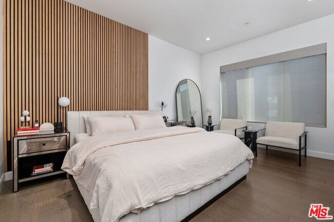 Building Photo - 1251 N Formosa Ave