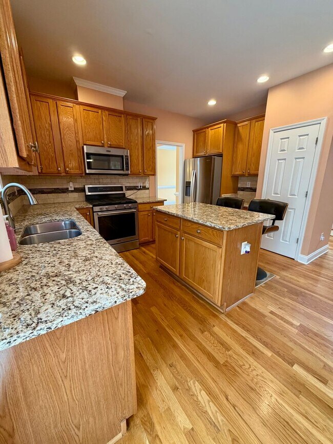 Building Photo - Stunning 5BR Retreat in Gated Village at Telfair