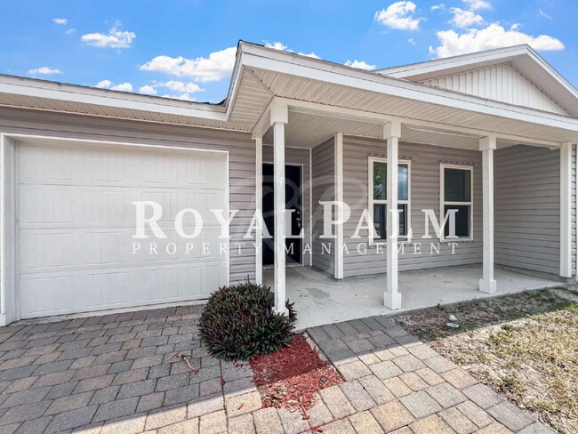 Building Photo - 4BR/2BA Duplex Living in Vistanna Villas + Washer & Dryer! — Space, Style, and Laundry Convenienc...