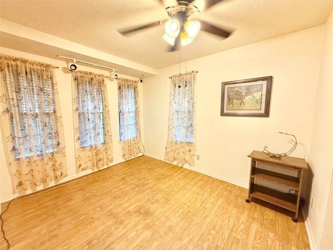 Building Photo - 2501 Shady Creek Ln