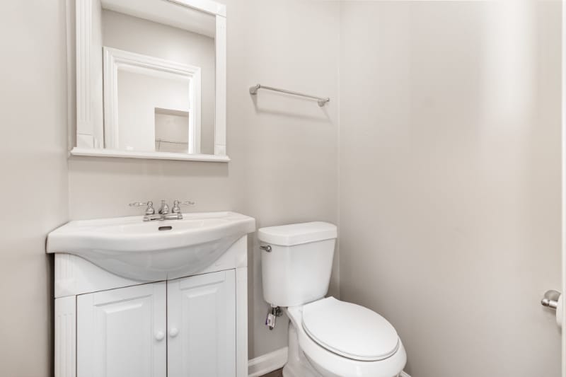 Building Photo - 6416 Walnut Dr