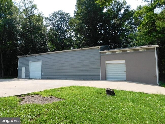Building Photo - 43160 Evans Pond Rd
