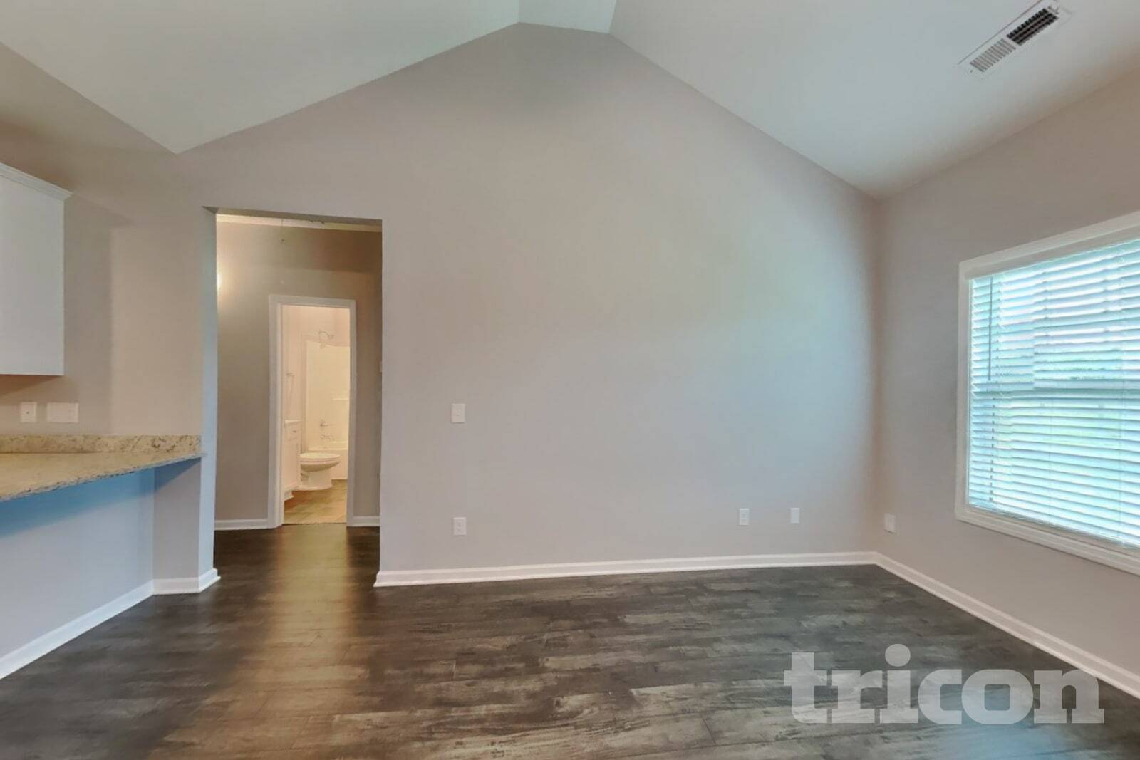 Building Photo - 1022 Cyril Dr