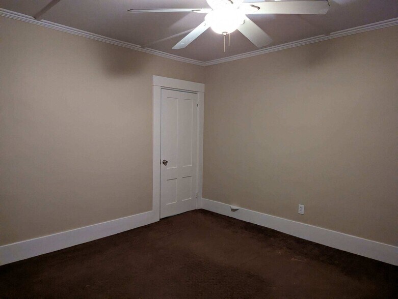 Building Photo - 34 Cocheco Ave