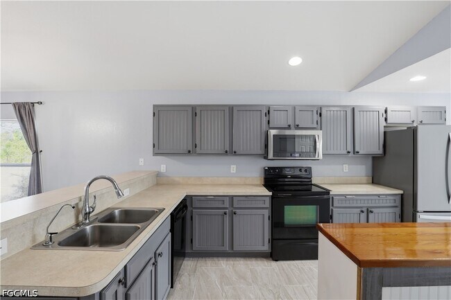 Building Photo - 3005 41st St W