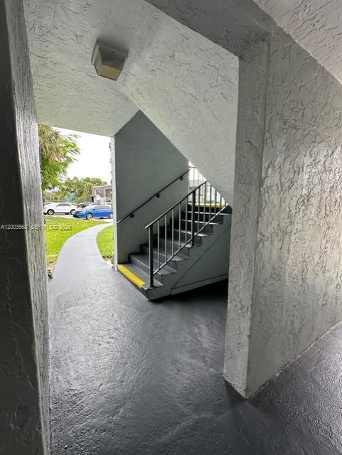 Building Photo - 3123 Oakland Shores Dr