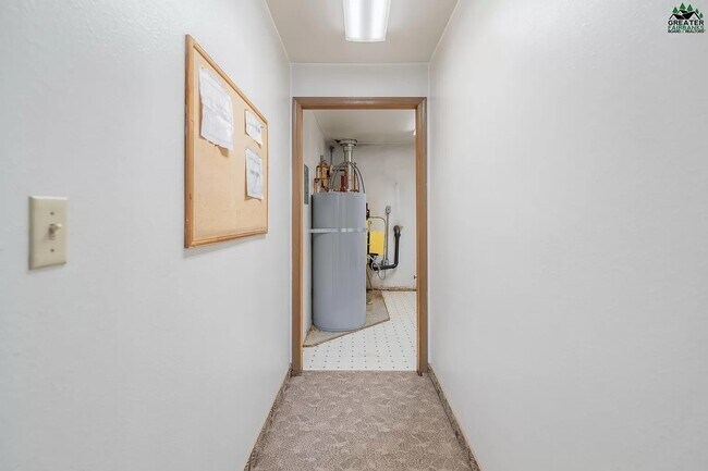 Building Photo - 615 Ginko Rd