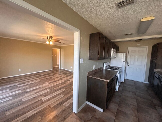 Building Photo - Sharp 3/2 in Frenship School District