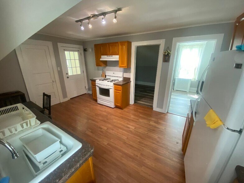 Appliances Included! - 8-08 Lake St
