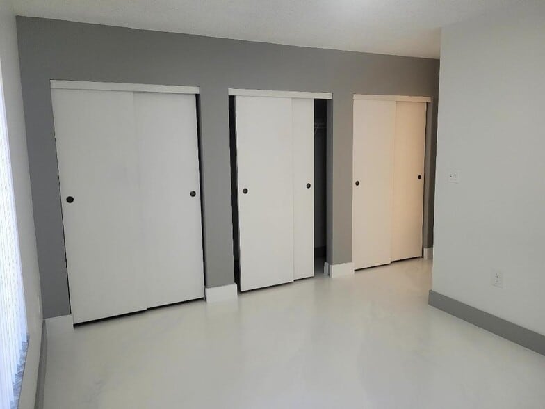 Building Photo - 3208 Coral Lake Ln