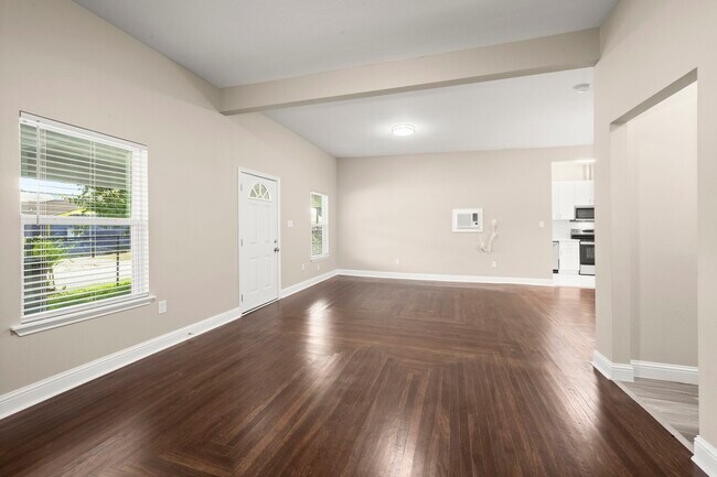 Building Photo - 4902 McKinney St