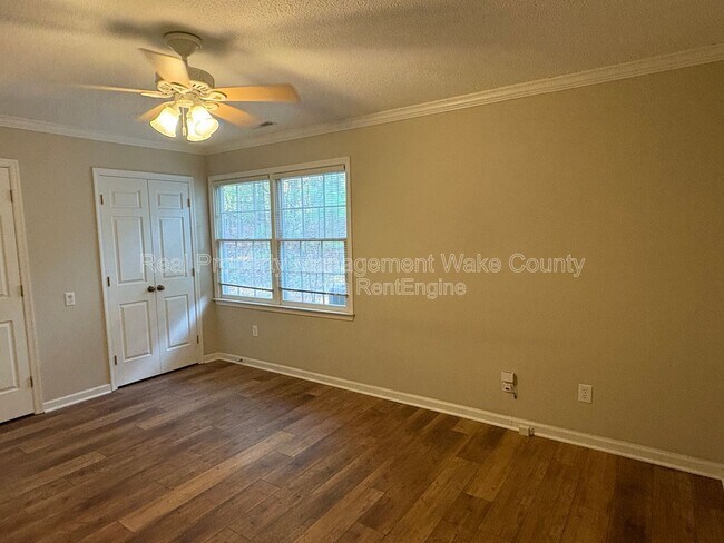 Building Photo - 106 N McLean Ct