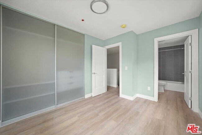 Building Photo - 1317 Punta Gorda St