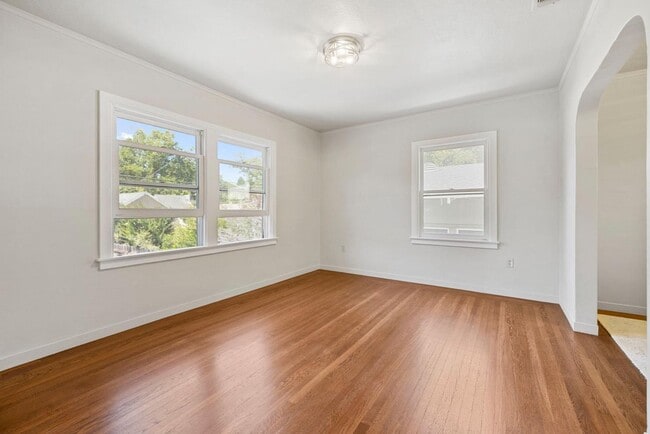 Building Photo - (POOL!) 3 bed/2 bath - 1935 Spanish Coloni...