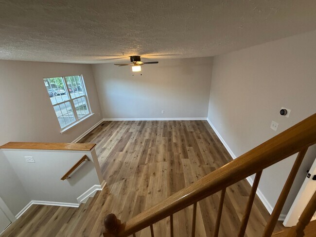 Building Photo - 79 Hickory Ln
