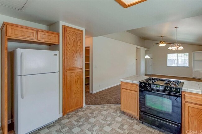 Building Photo - 3 Bed 2 Bath Near PV High & Bidwell Park