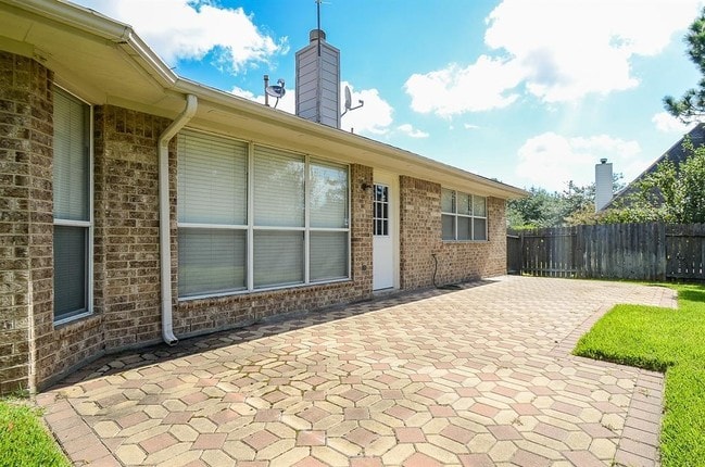 Building Photo - 23211 Colony Green Dr