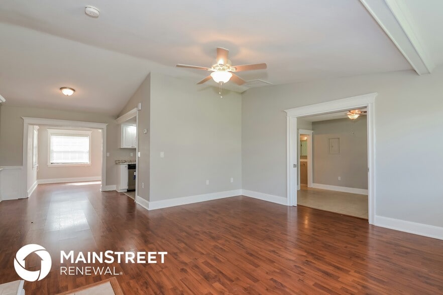 Building Photo - 4820 Camus St