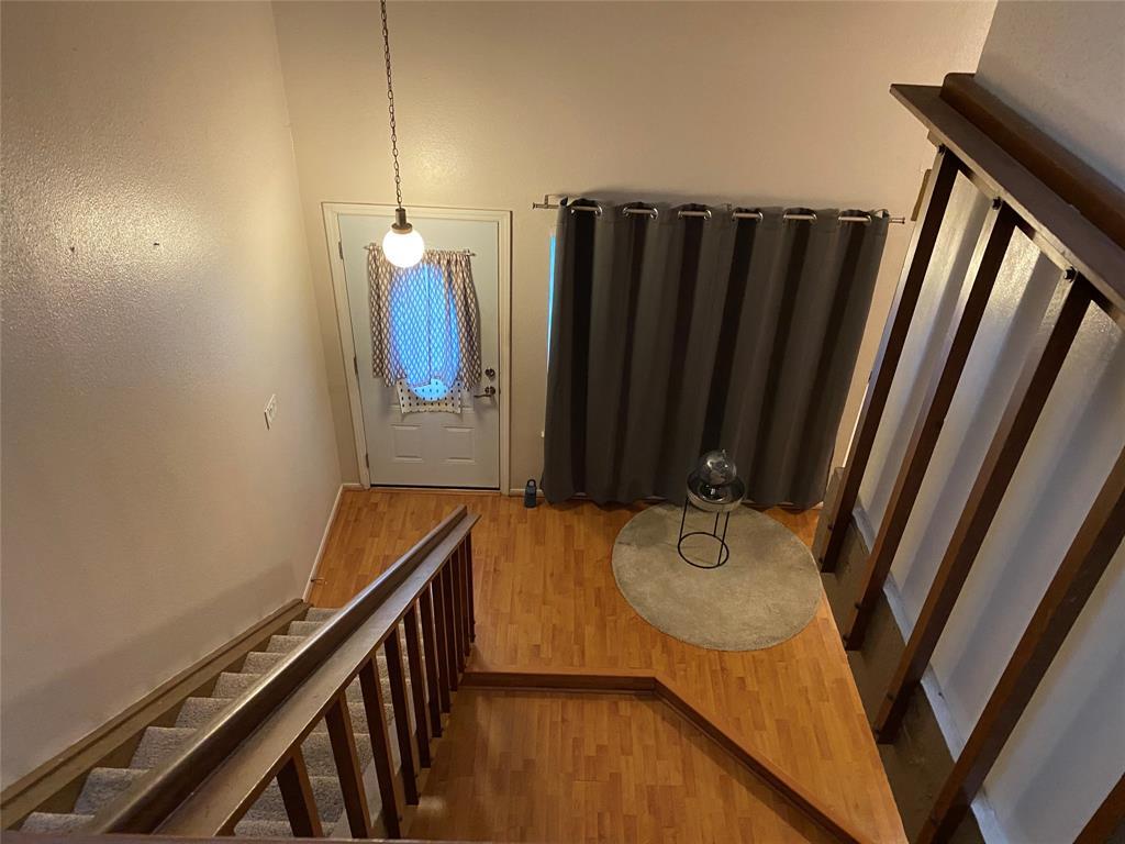 Lots of windows allow bright sunlight into the rooms. - 3232 Windchase Blvd