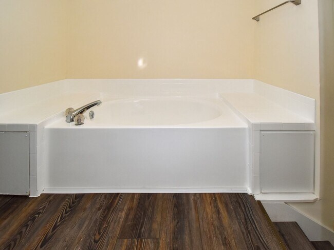 Building Photo - 707 S Marshall St