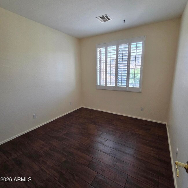Building Photo - 2709 W Redwood Ln