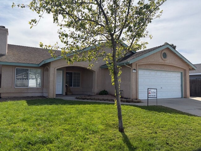 Building Photo - 1424 Via Rosa