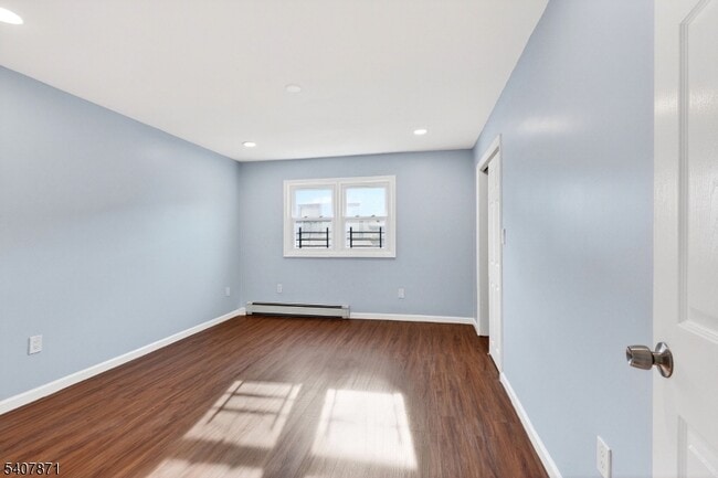 Building Photo - 1582 Irving St