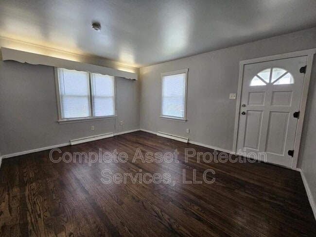 Building Photo - 110 N Lake Park Ave