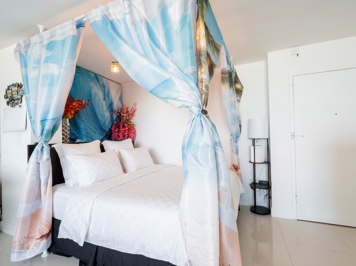 Building Photo - 7135 Collins Ave