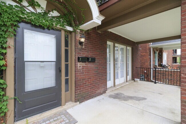 Building Photo - 1721 Atkinson St