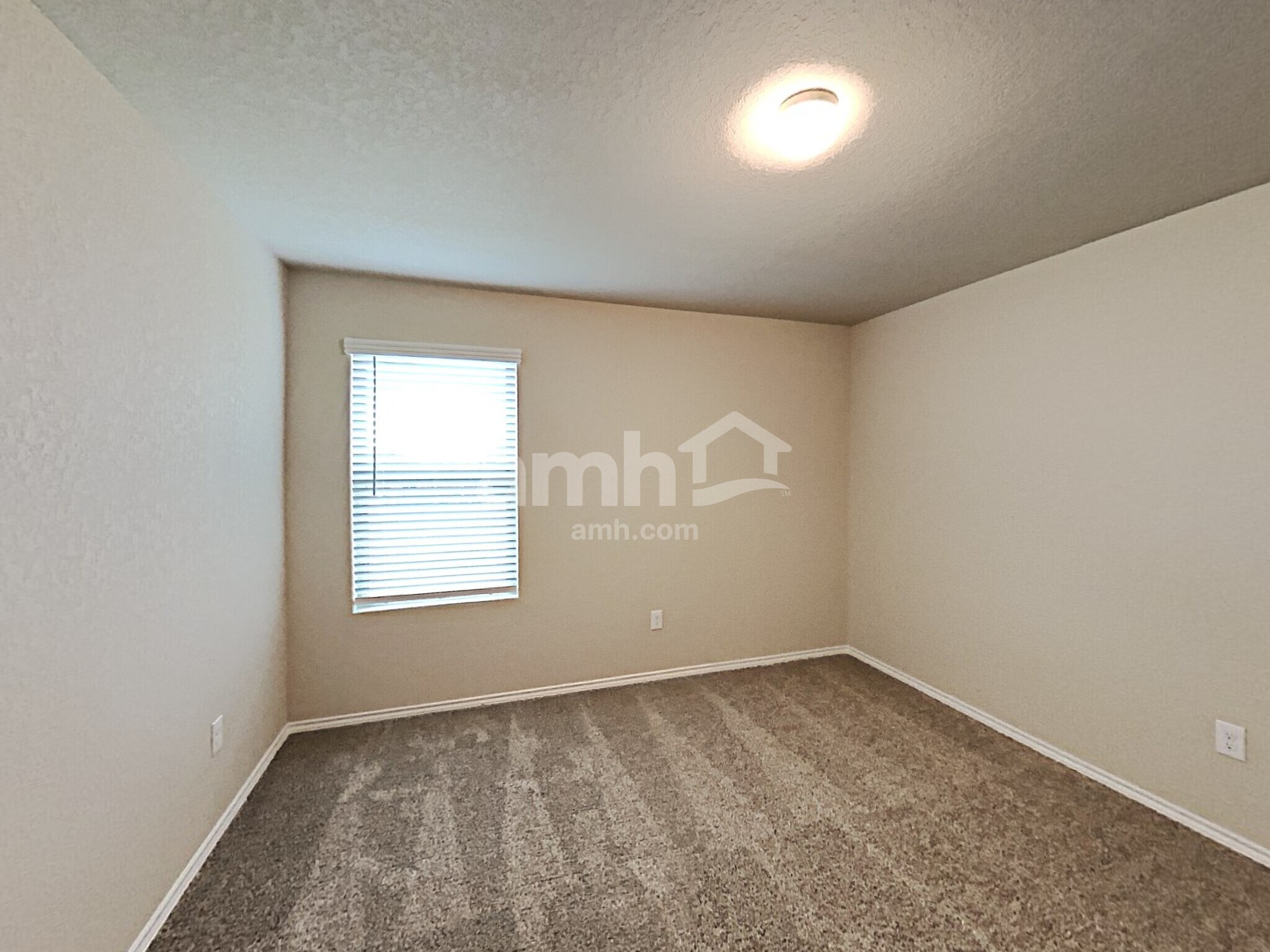 Building Photo - 719 Red Barn Bnd