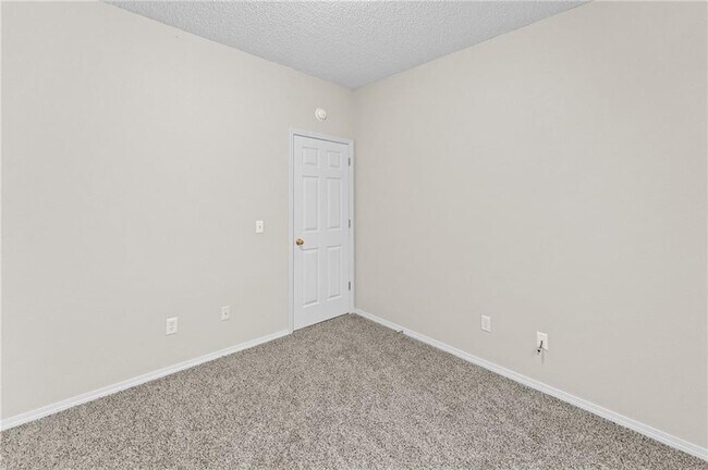 Building Photo - 1552 S Tally Ho Dr