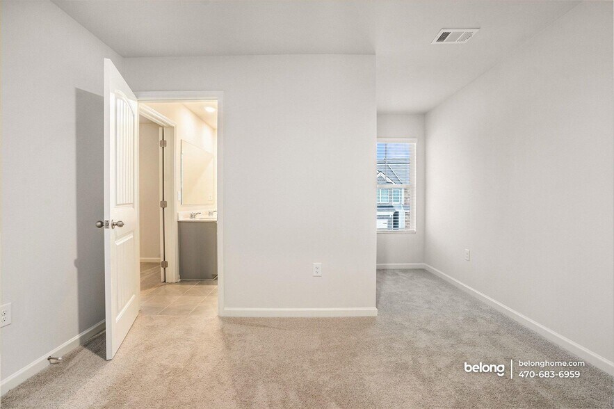 Building Photo - 2594 Poppy Ct