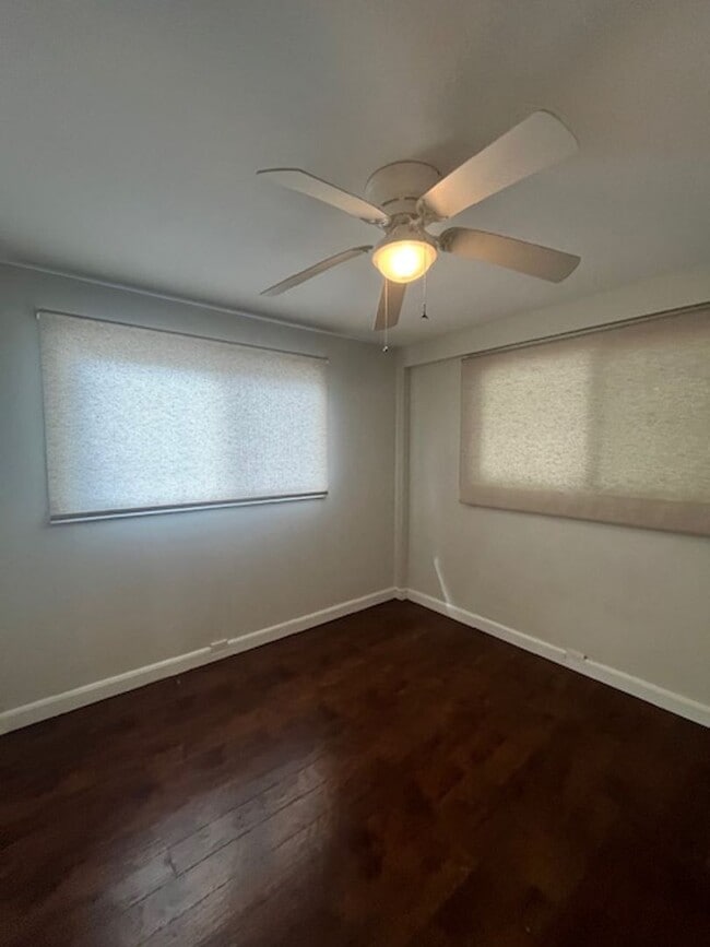 Building Photo - Available 08/16/2025! - Large 4 bedroom/2 ...