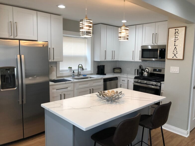 Building Photo - 9425 S Indiana Ave