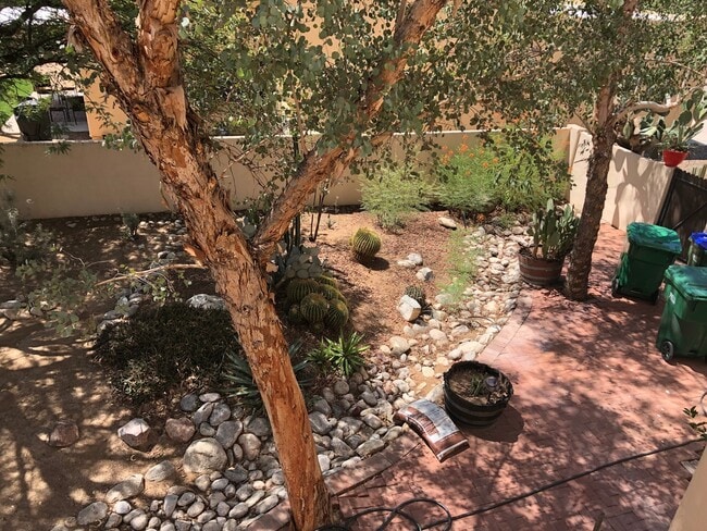 Building Photo - Beautiful Santa Fe Home on Large Corner Lot!